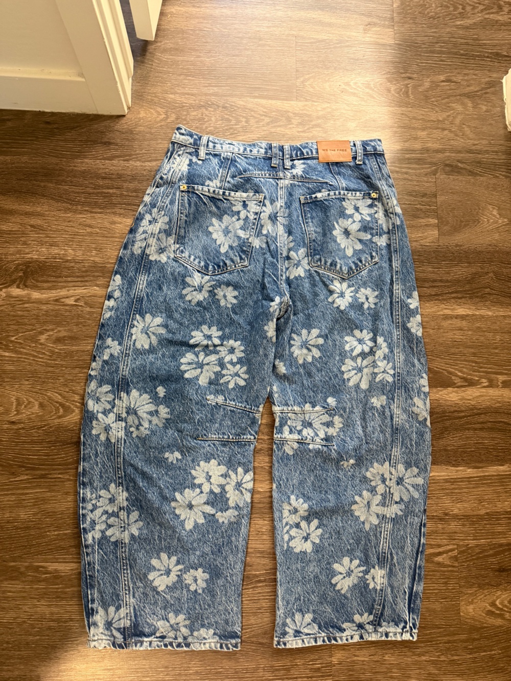Free People We The Free Flower Good Luck Mid Rise Barrel Jeans - Picture 2 of 4